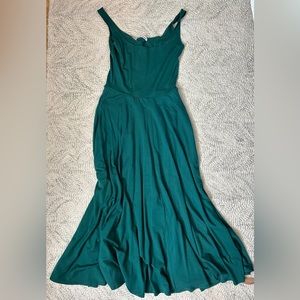Reformation swingy forest green dress, size Small